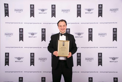 David Moors collects Freeman Homes award for Best Residential Development